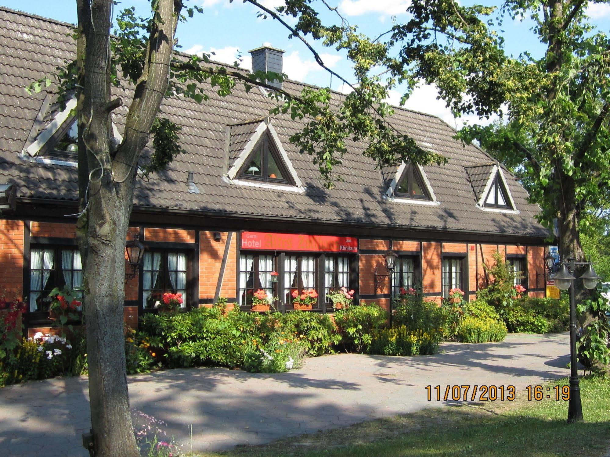 Отель Altes Zollhaus Am Klinikum Любек Экстерьер фото